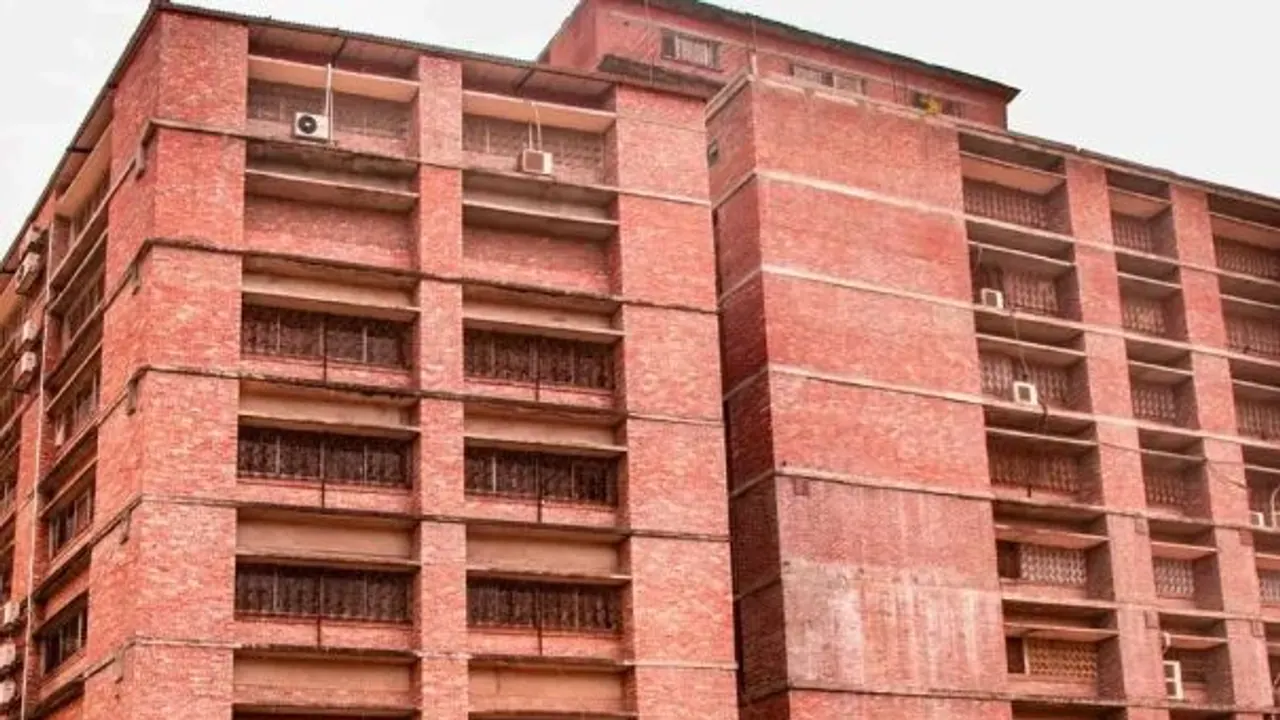 Dhaka Community Medical College campus or college building in Dhaka, Bangladesh