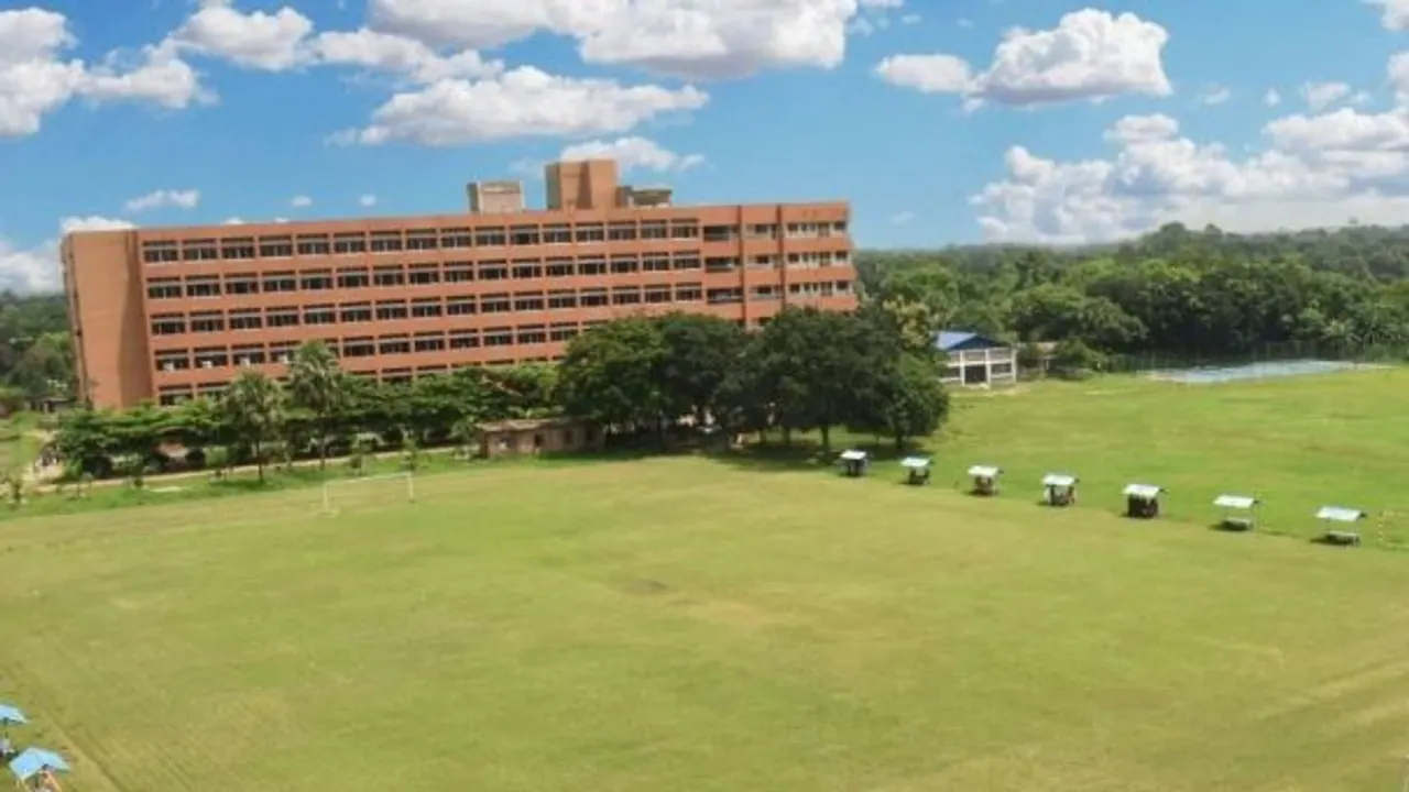 Gonoshasthaya Samaj Vittik Medical College campus or college building in Savar, Bangladesh